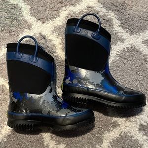 Boys rain boots